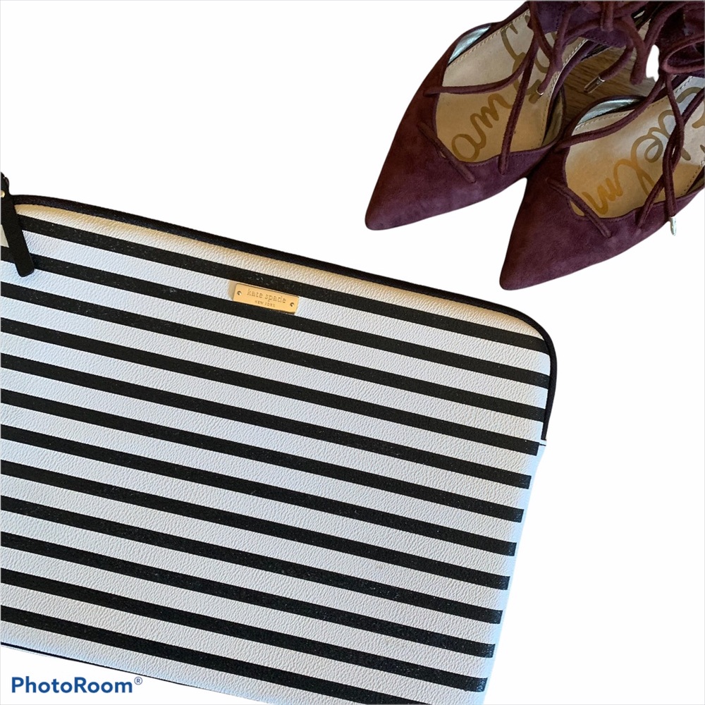 Striped Black & White Women’s Laptop Sleeve Bag